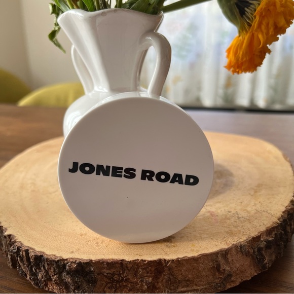 Jones Road Beauty bronze Miracle Balm - Picture 3 of 5